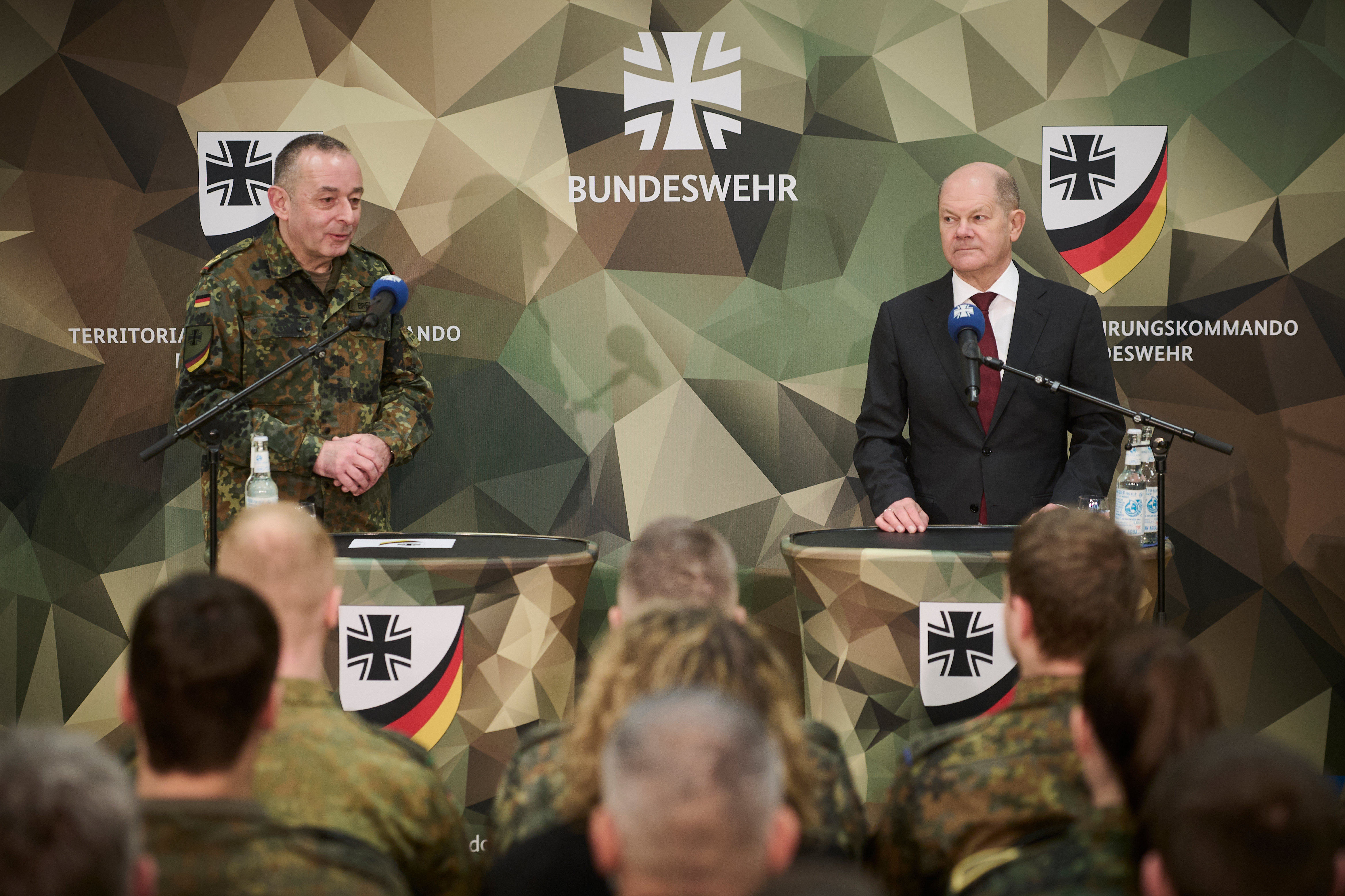 Berlin, Olaf Scholz besucht das Territoriale Führungskommando
