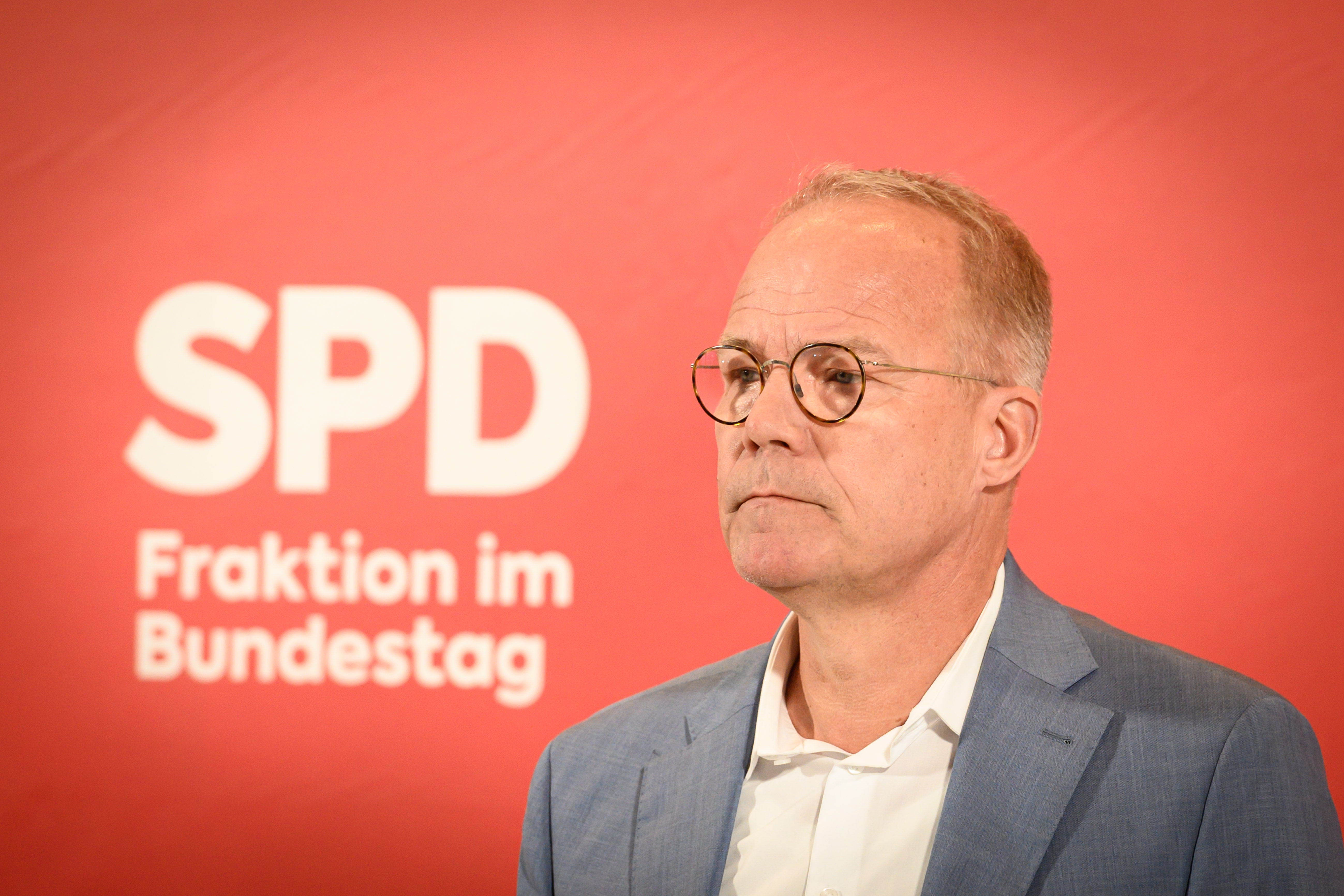Berlin, Pressekonferenzen von Matthias Miersch im Bundestag