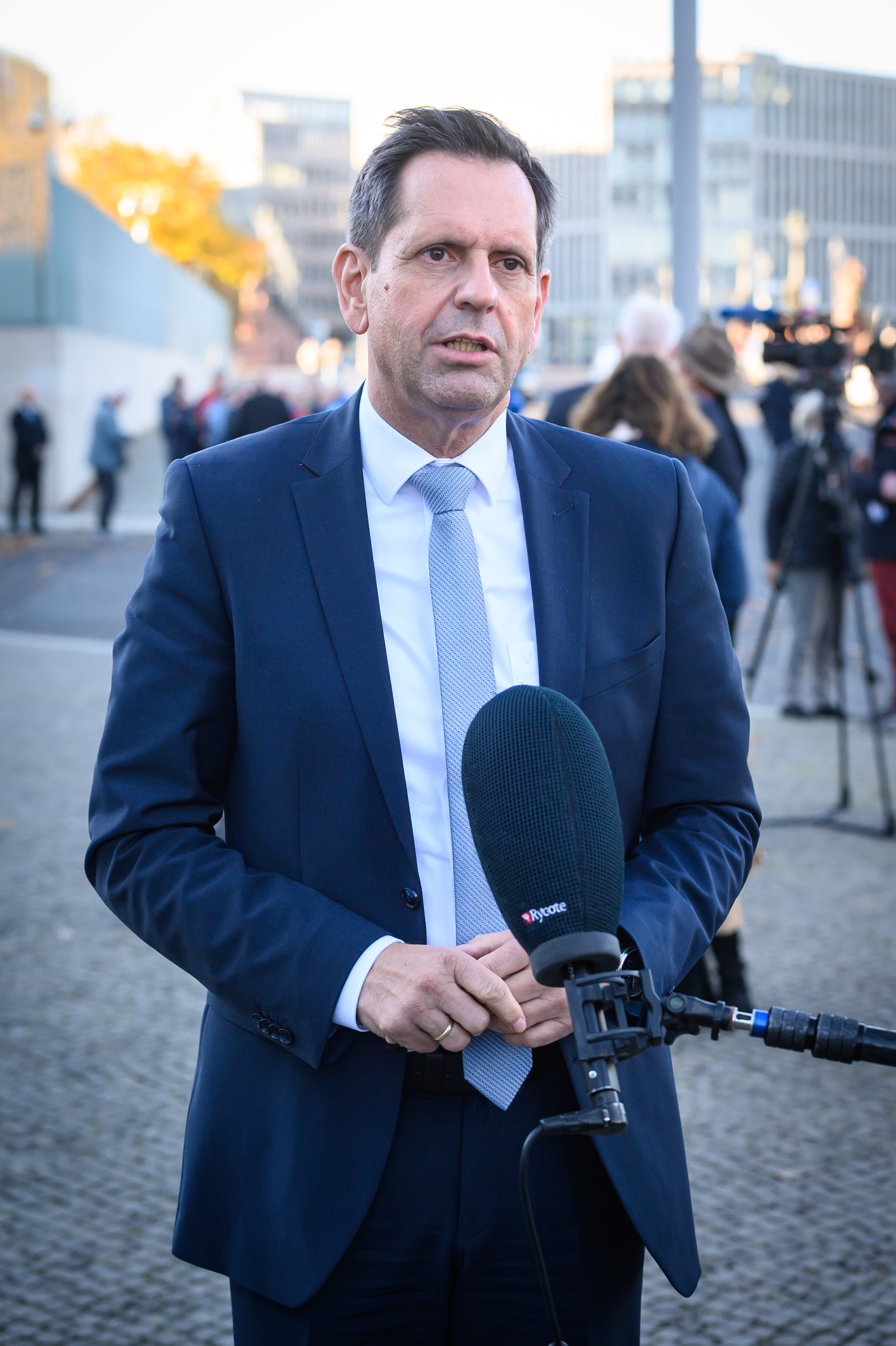 Berlin, Anke Rehlinger gibt ein Interview vor dem Bundeskanzleramt