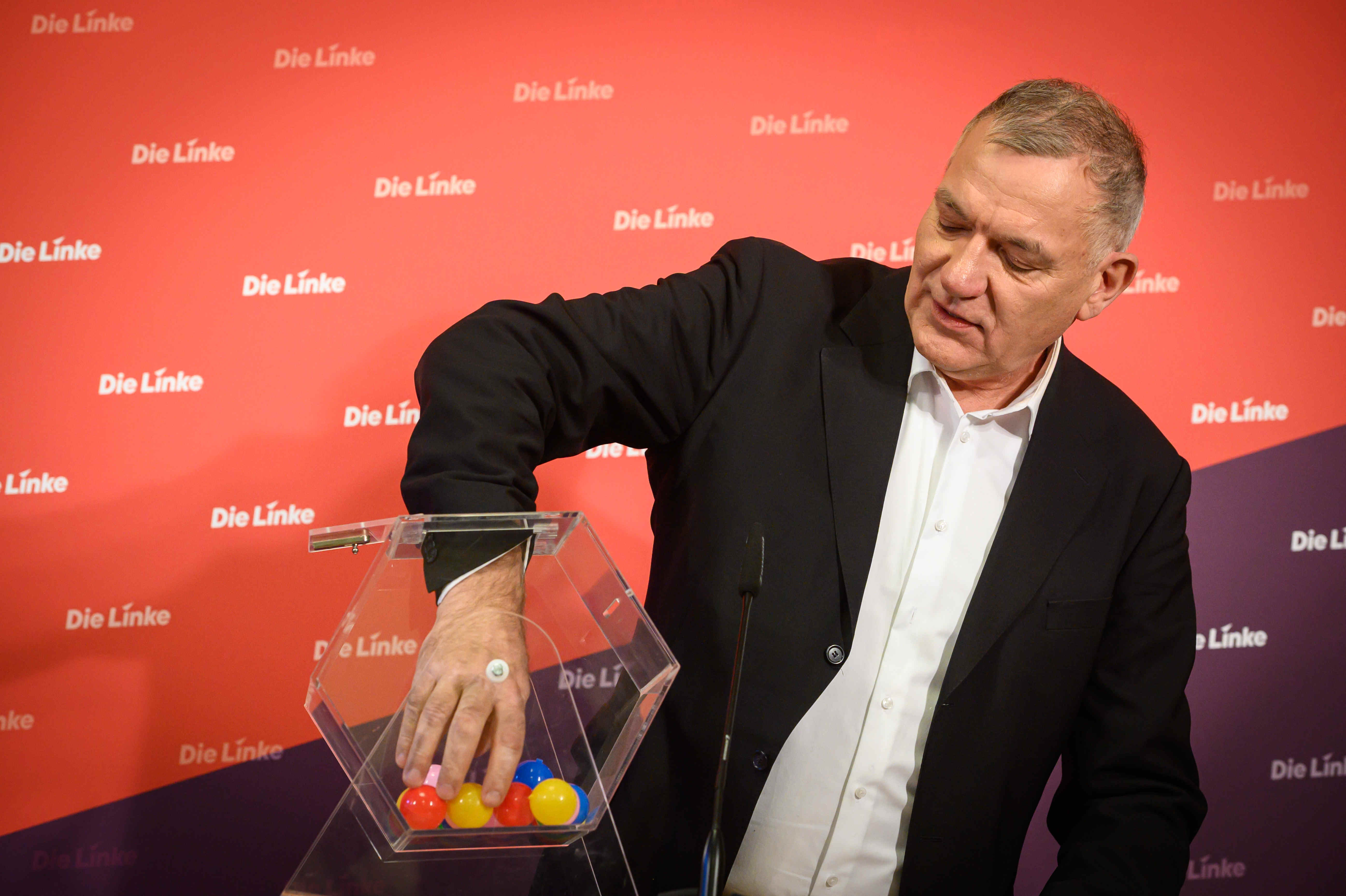 Berlin, Pressekonferenz von Die Linke mit Jan van Aken