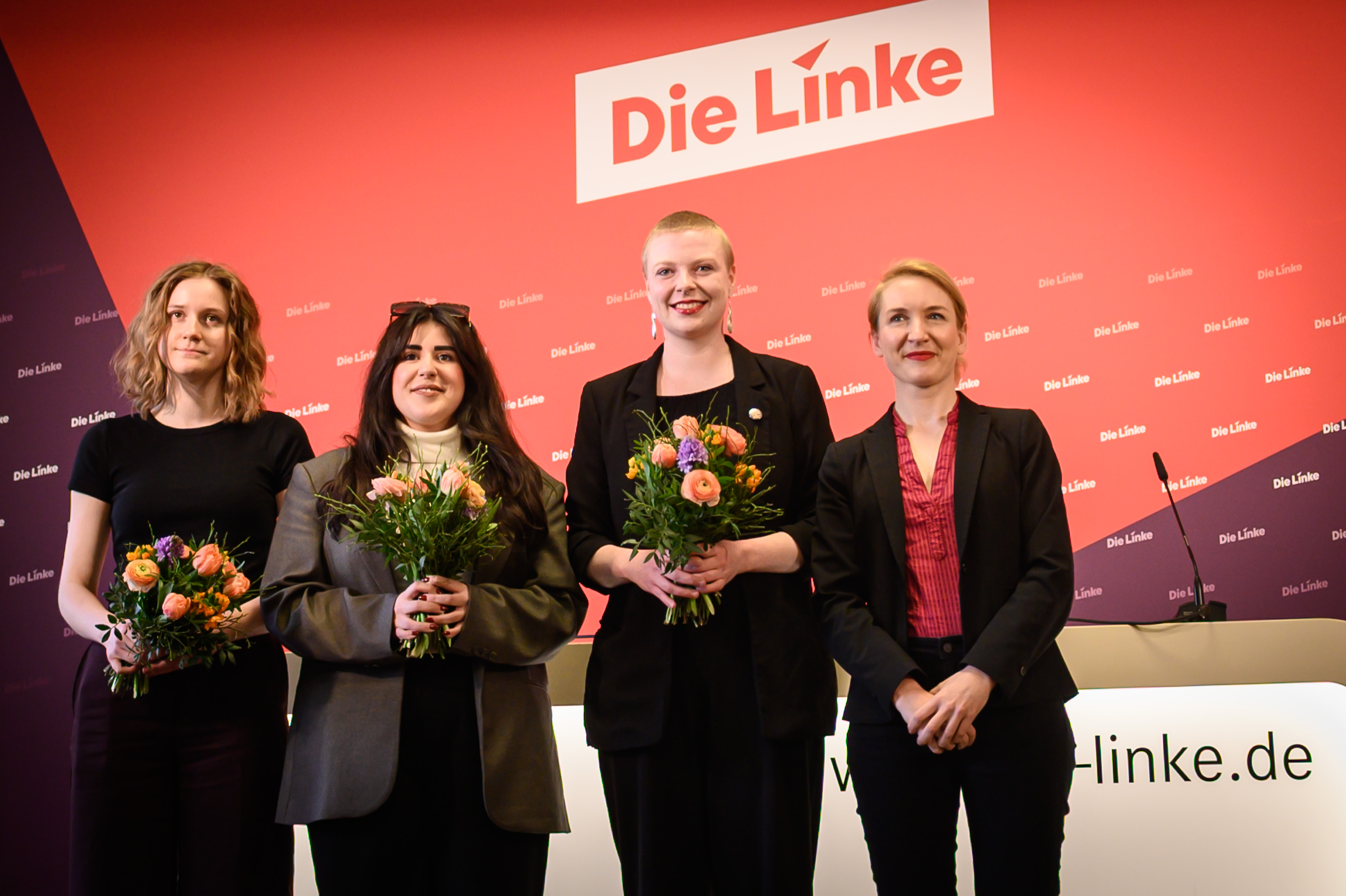Berlin, Pressekonferenz Die Linke mit Ines Schwerdtner, Kim Soph